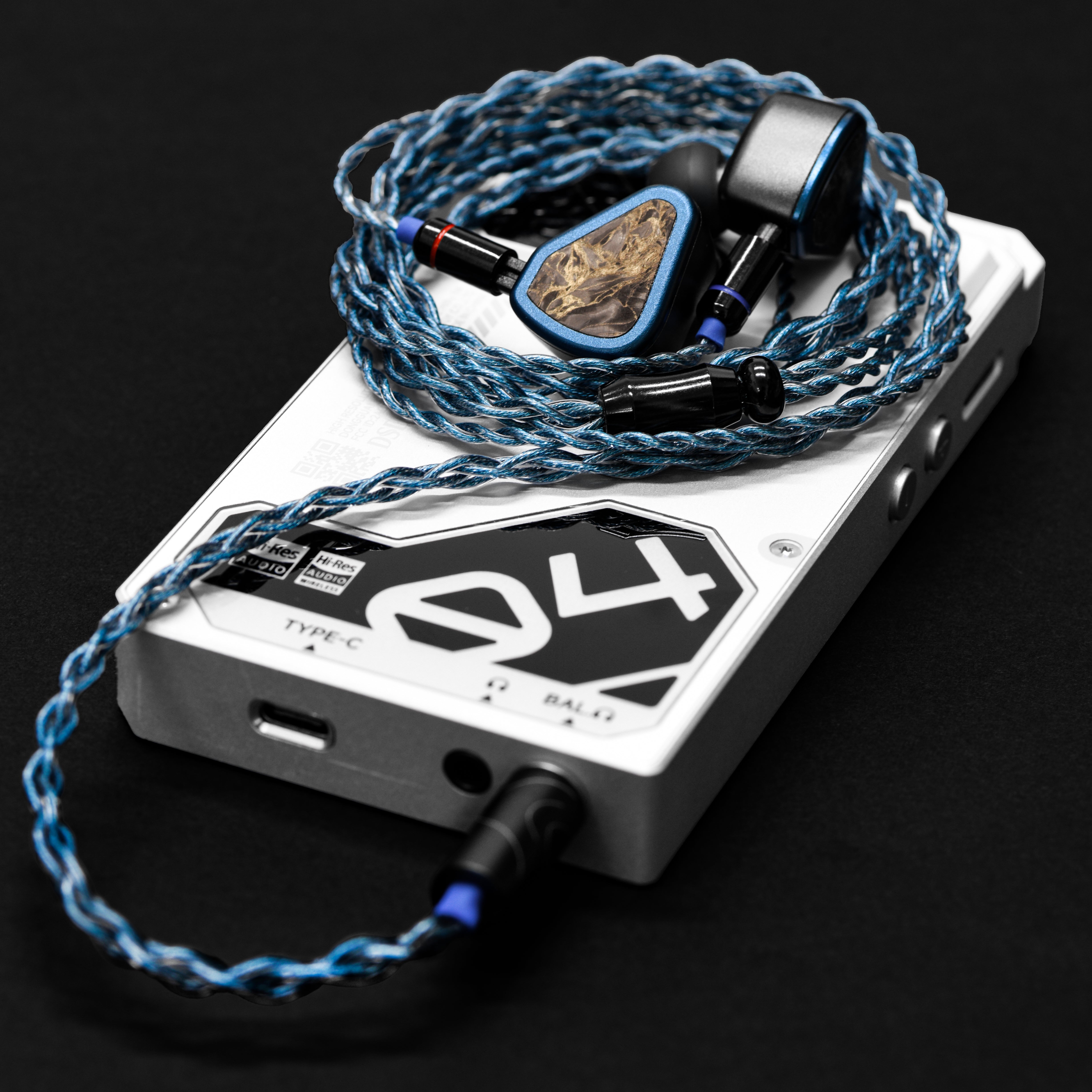 Titan x Hiby R4 Bundle